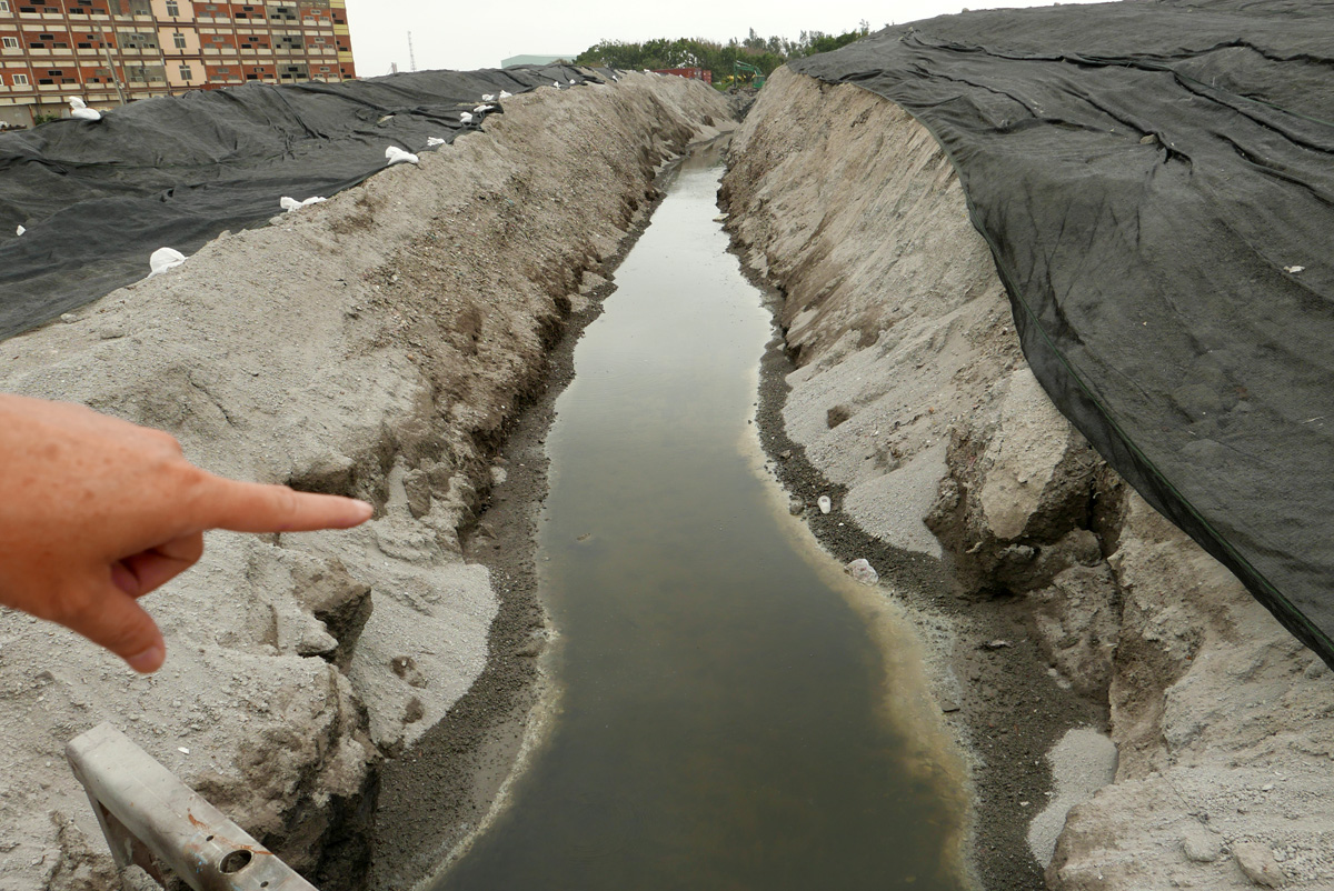 20151123-bottomash-in qinhsui-farm.jpg